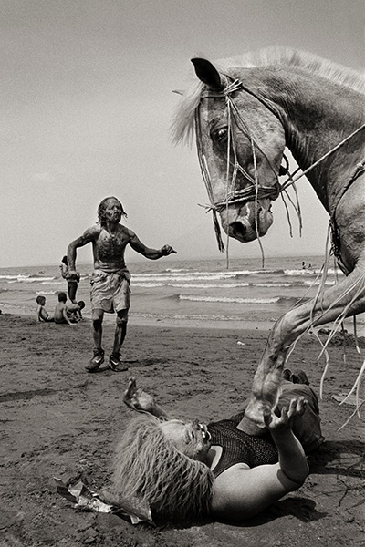 Rafael Trobat - Aquí, junto al agua / Ici, au bord de l’eau Trobat - Aqui junto al agua_Ici au bord de l-eau Nicaragua - el paso san jorge 2003